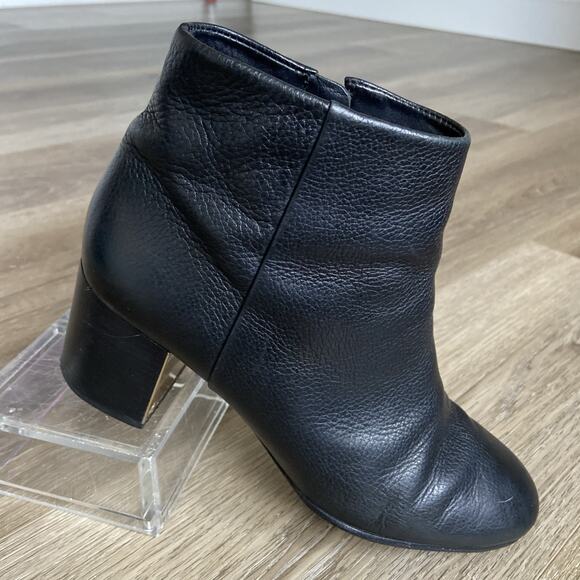 Tory Burch Cleveland Ankle Bootie Women Sz 8.5 Black Leather Block Heel Gold - Picture 1 of 12